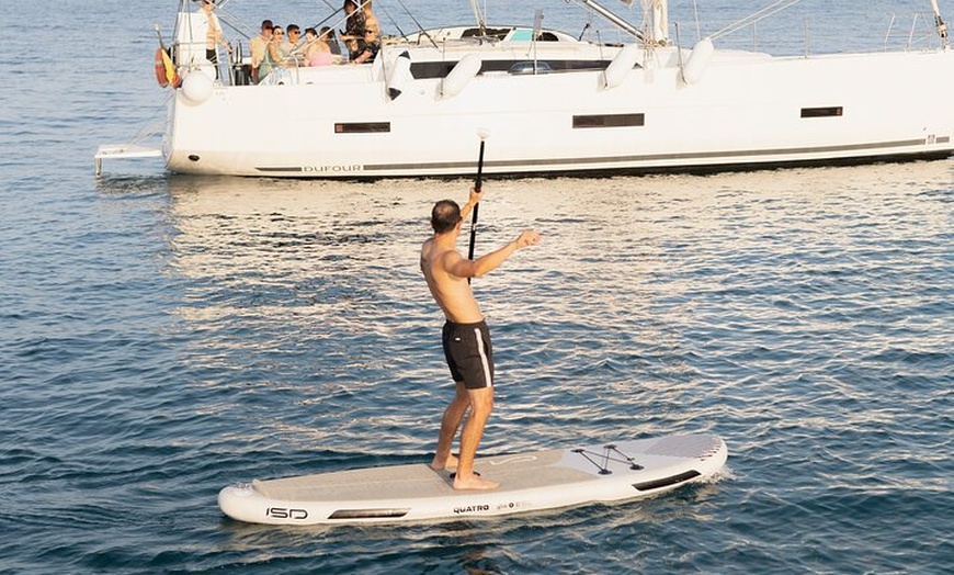 Image 18: Excursión privada en Yate a vela al atardecer