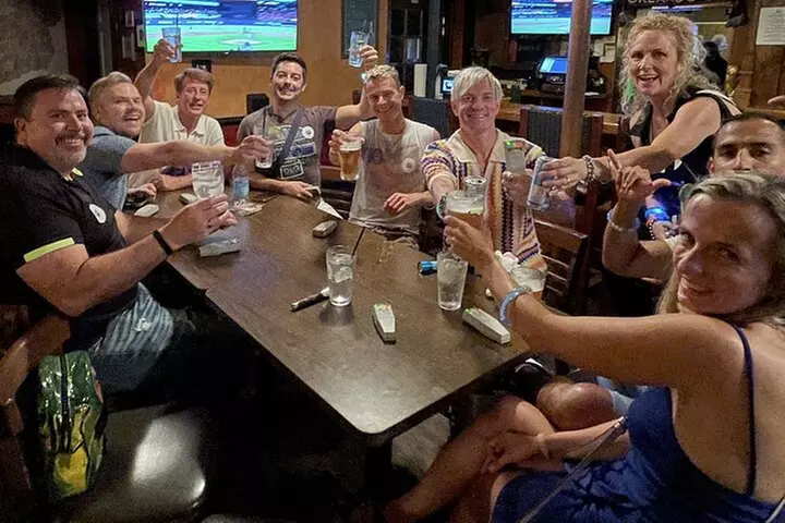 A Toast to the Ghost Haunted Pub Crawl in Downtown Orlando