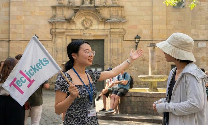 Image 20: Tour histórico gótico oficial a pie
