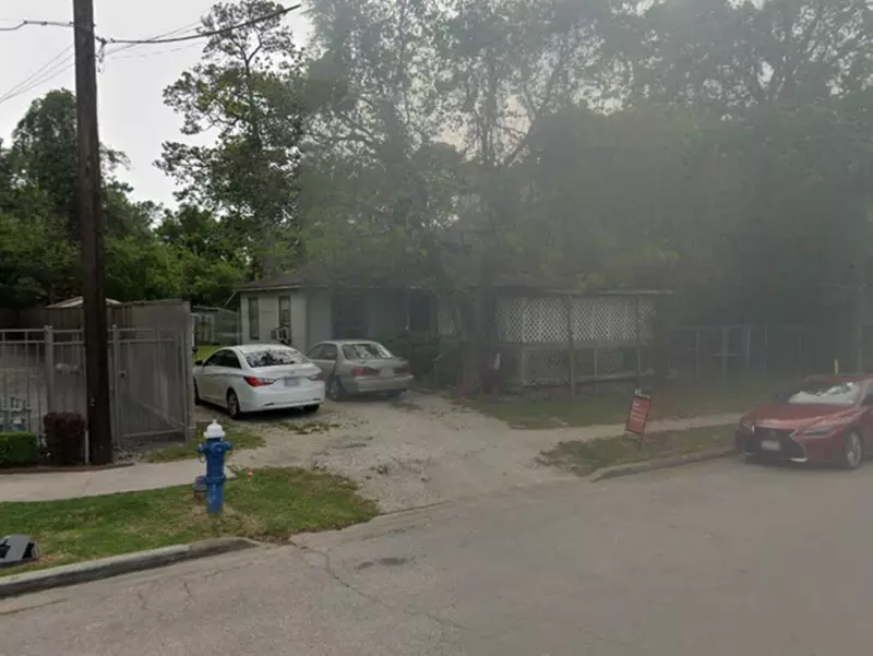 Parking at 1018 W. 18th St. Lot
