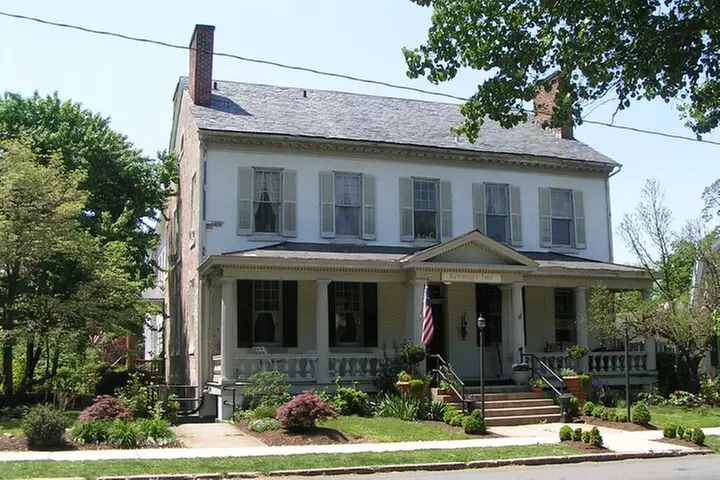 Ghosts of Fredericksburg, Virginia: A Self-Guided Walking Tour