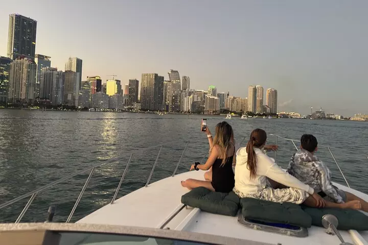 Miami Private Boat Tour to Miami Beach - Primary Image