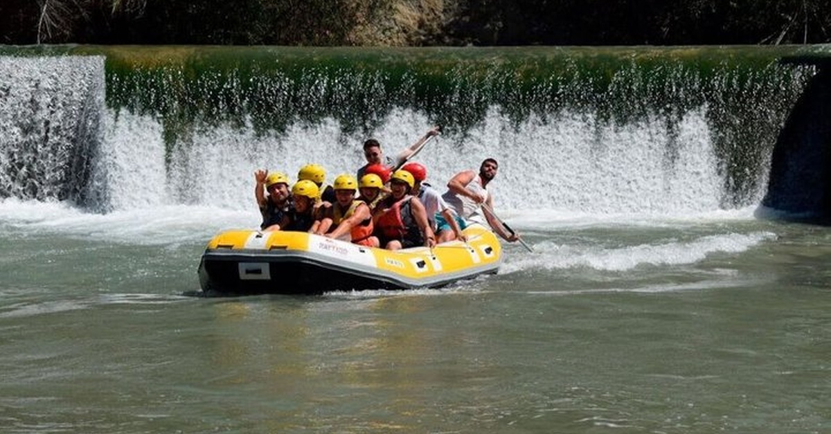 Actividad de rafting en el río Segura, Murcia