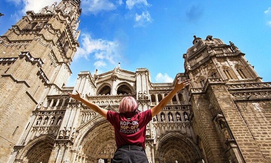 Image 2: Tour de medio día a Toledo desde Madrid opcional Iglesia de Santo Tomé