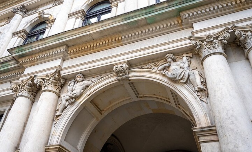 Image 6: Hamburg Historische Altstadt und 2. Weltkrieg Rundgang in Kleingruppe