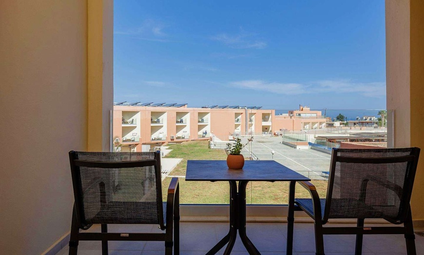 Image 8: ✈ CRÈTE | Rethymnon - Rethymno Village 3*, 3 nuit - Tout inclus