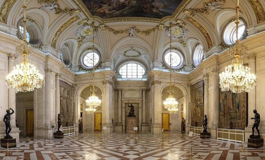 Image 3: Entrada al Palacio Real de Madrid