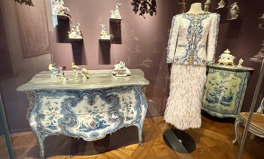 Image 4: Visite guidée privée du Louvre Fashion Expo