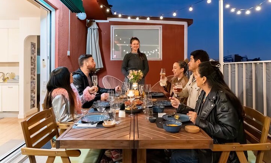 Image 25: Barbacoa en un atico en el centro de Barcelona con un chef