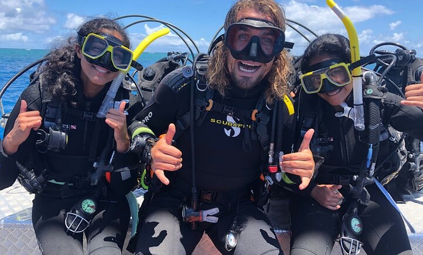 Image 2: Coral Sea Dreaming Overnight Dive, Snorkel and Sail