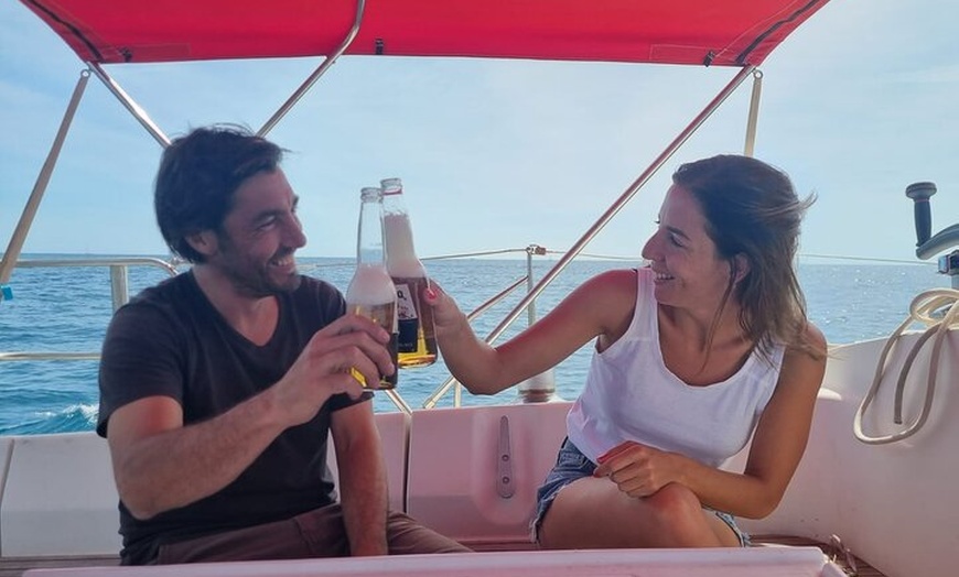 Image 14: Tour privado en velero con aperitivo en Barcelona