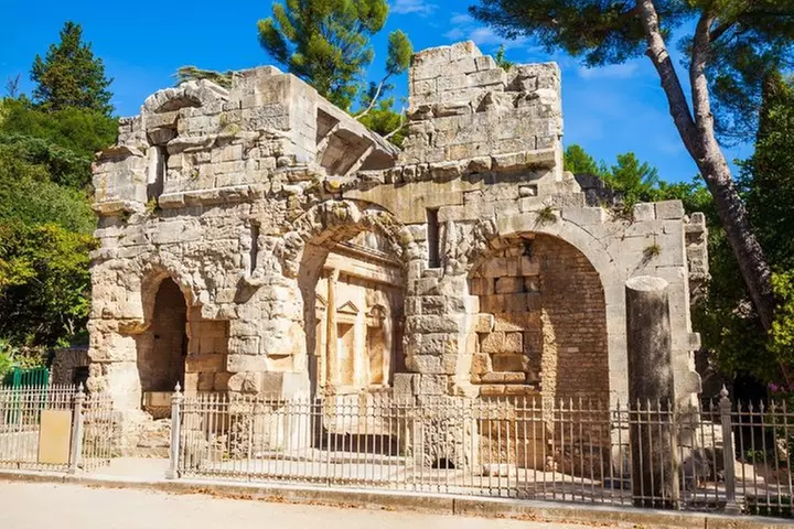 Nîmes Visite audioguidée à pied 1h10 et 18 commentaires audios - Image 6