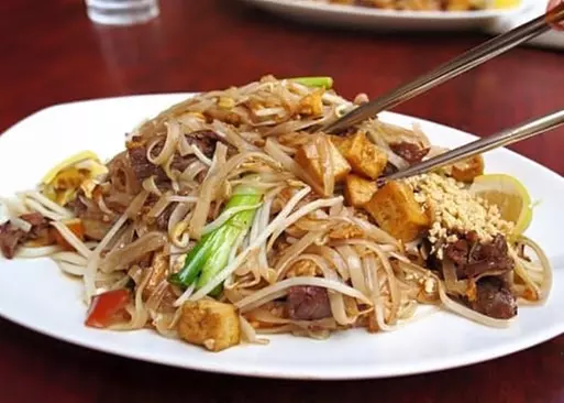 5% Cash Back at Red Basil Thai Cuisine