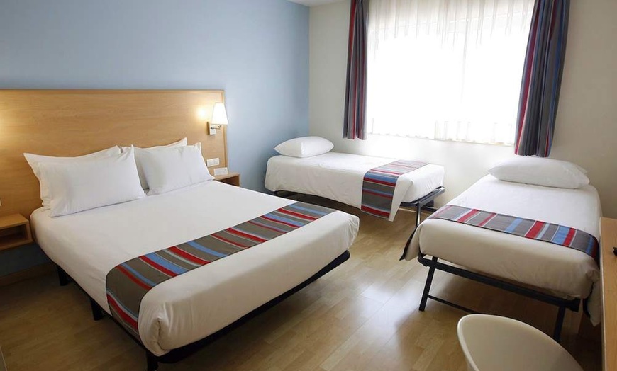 Image 16: ✈ HISZPANIA | Barcelona - Travelodge Barcelona Poblenou 1* - City b...