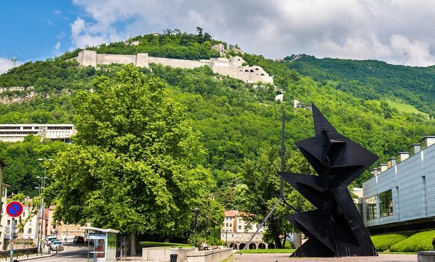 Image 5: Explorez Grenoble en 60 minutes avec un Local