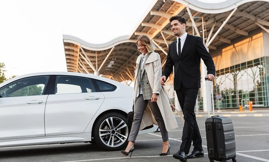 Image 9: London Private Airport Transfer — Heathrow, Gatwick & London City