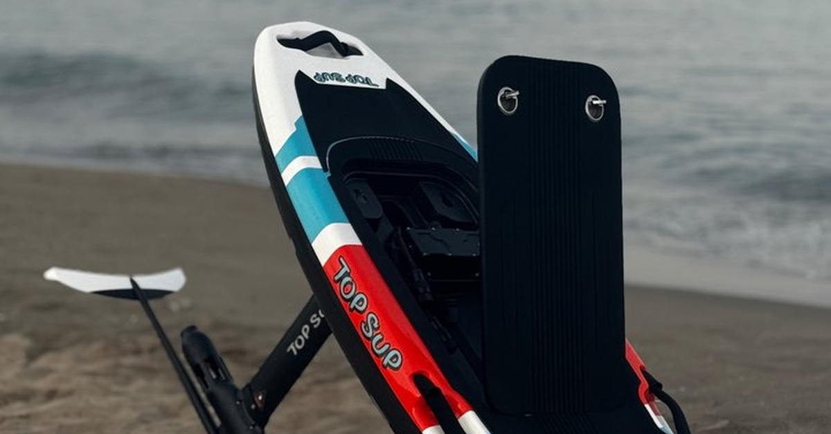 Experiencia de efoil y jet surf sobre el agua en Fuengirola, Málaga
