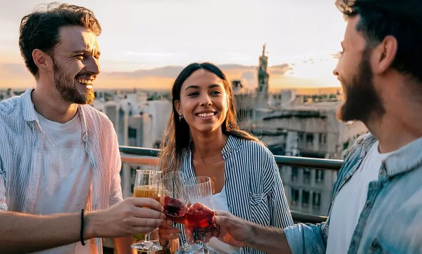 Image 4: Sevilla Tapas y cata de vinos con bebida en la azotea