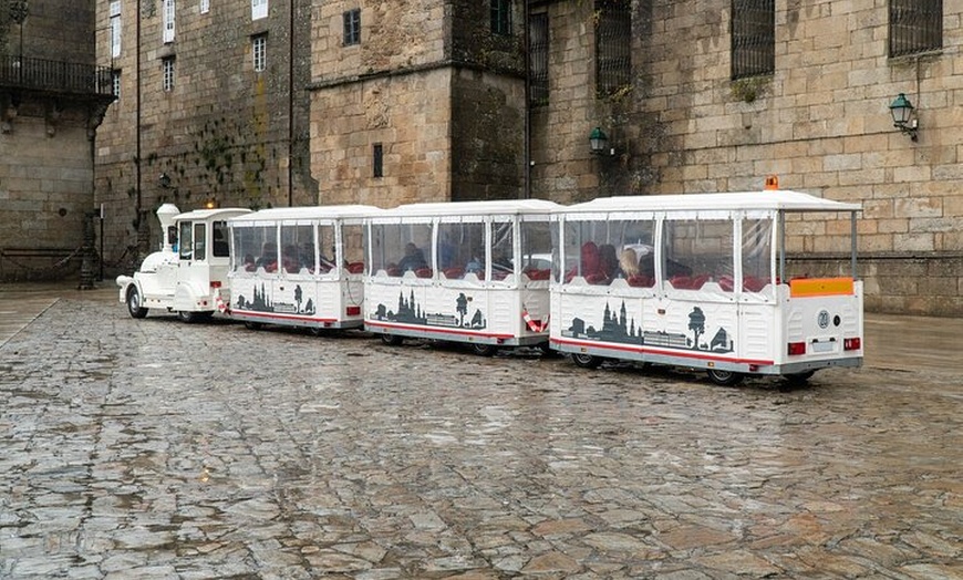 Image 6: Hola Santiago de Compostela : Privado 2 - Caminata por la ciudad de...