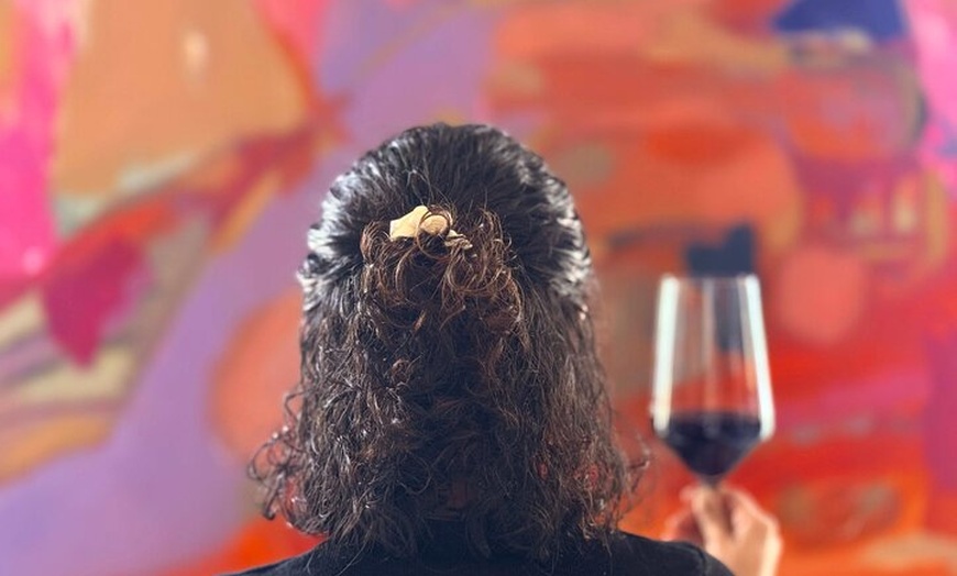 Image 19: Vinos y maravillas: Una cata española en una galería de arte privada