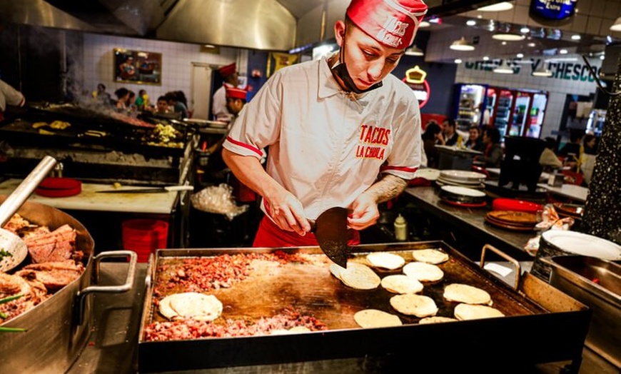 Image 8: Mexico City Night Tacos and Mezcal Tour