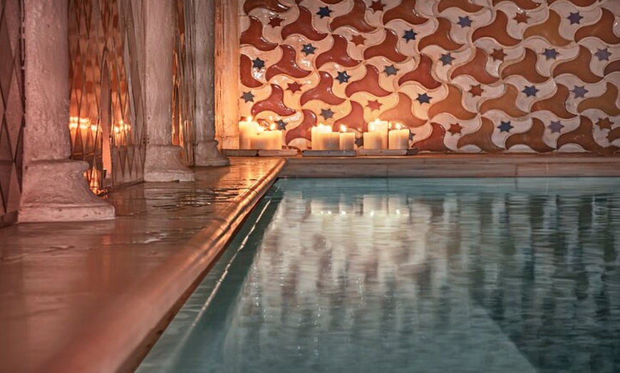 Image 2: Experiencia Baños Árabes en el Hammam Al Ándalus de Granada