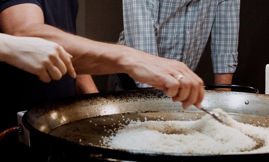 Image 14: Barcelona : 5 - Curso de Cocina de Paella con Cava & Sangria