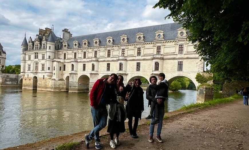 Image 5: Visite privée au départ de Paris: 3 Châteaux de Loire & dégustation...