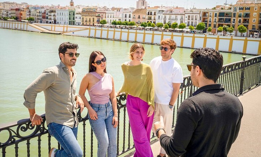 Image 10: Ronda, Setenil y Sevilla Tour en grupo pequeño desde Málaga