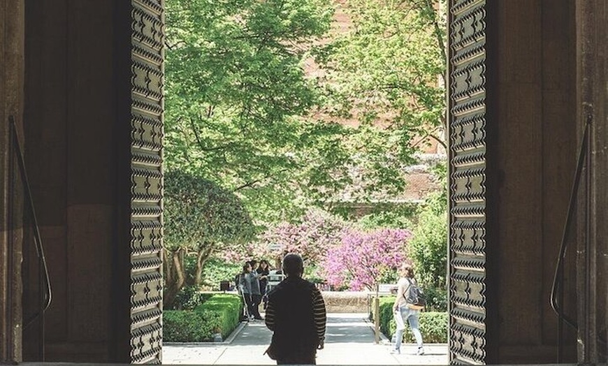 Image 4: Recorrido en audio por los alrededores de la Alhambra 24 paradas de...