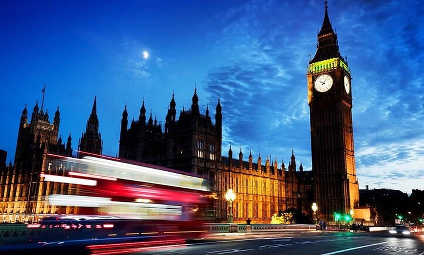Image 3: Private Night Photography Tour in London