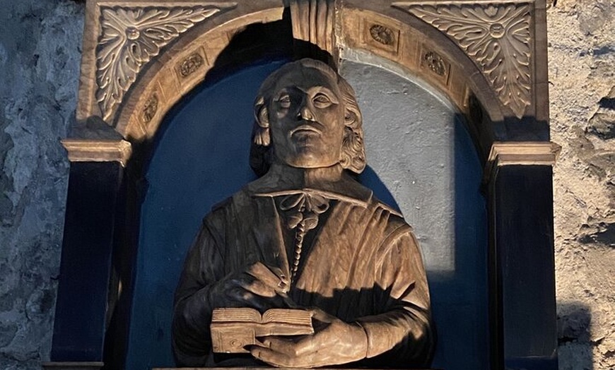 Image 11: Medieval London Self-Guided Tour for Kids and Families in English