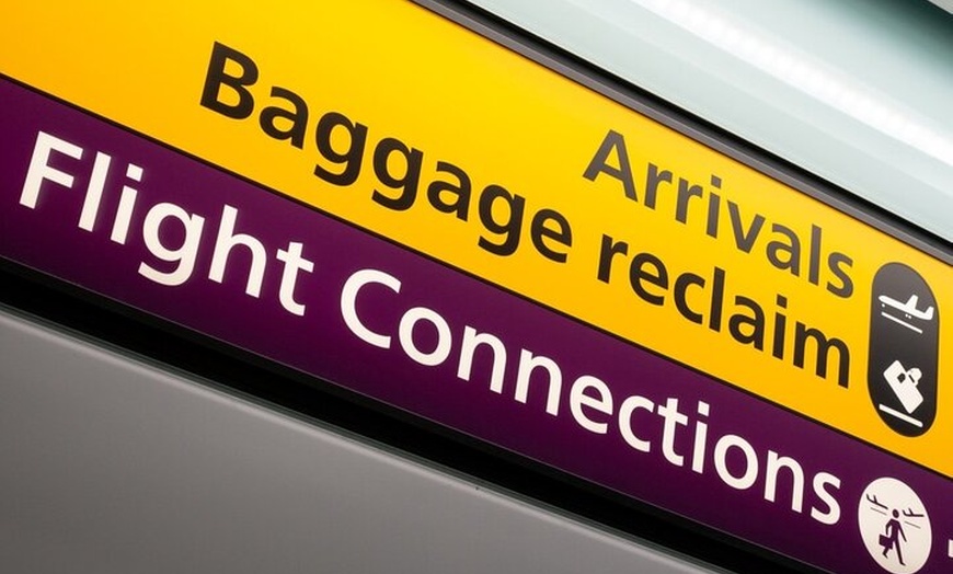 Image 7: London Airports Transfer: Heathrow to/from Gatwick