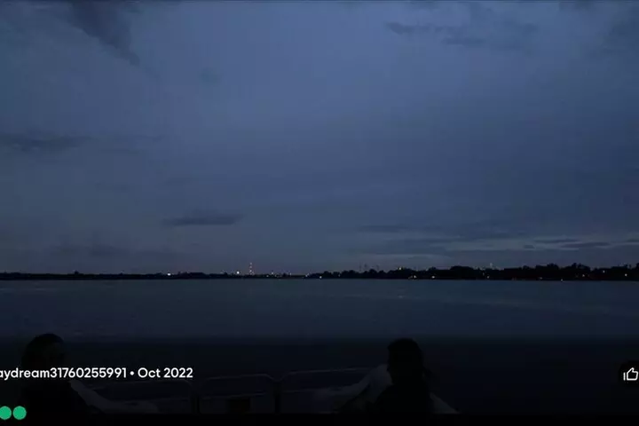 Pontoon Pub Crawl, 5 Lakeside Pubs and Restaurants Visit by Boat