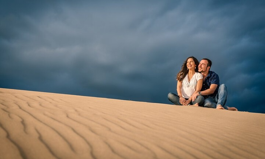 Image 5: Maspalomas: Sesión de fotos profesional privada al atardecer.