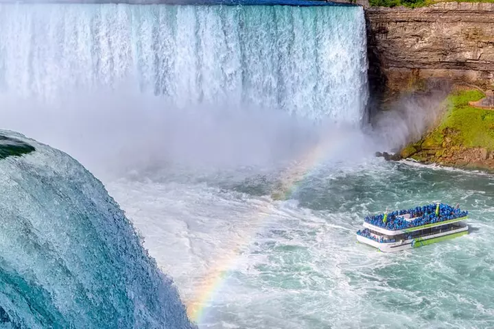 Niagara Falls: Maid of the Mist Boat Ride Walking Tour