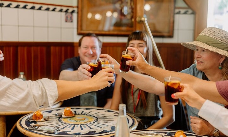 Image 3: Tour gastronómico por Barcelona con visita a un mercado local