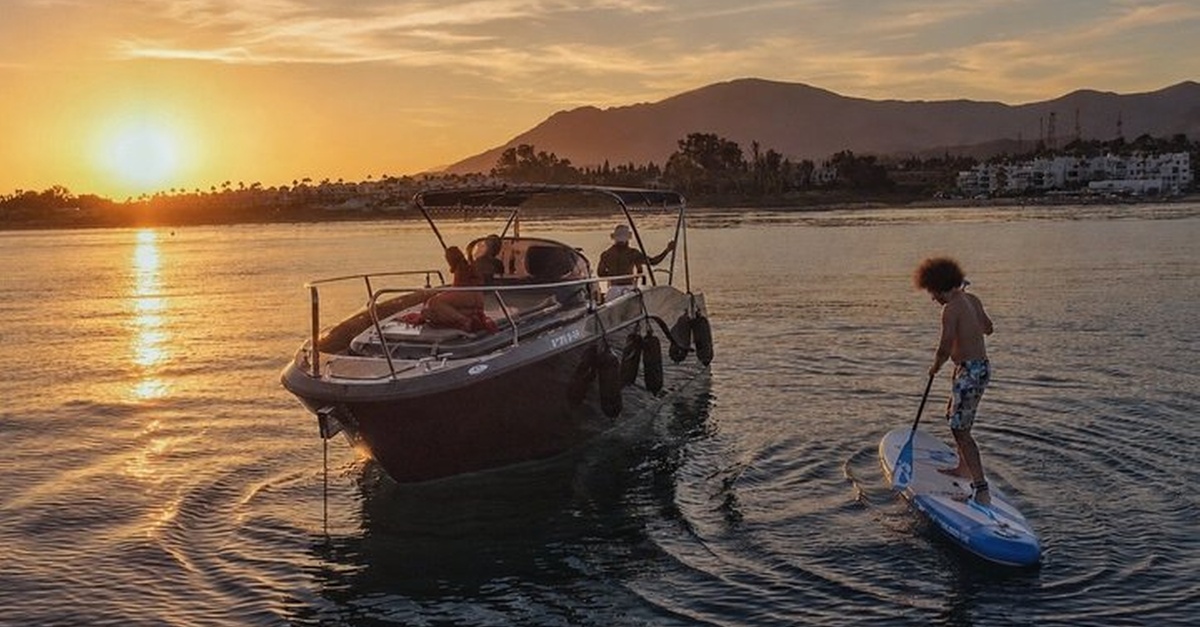 Crucero privado al atardecer en Málaga con cava