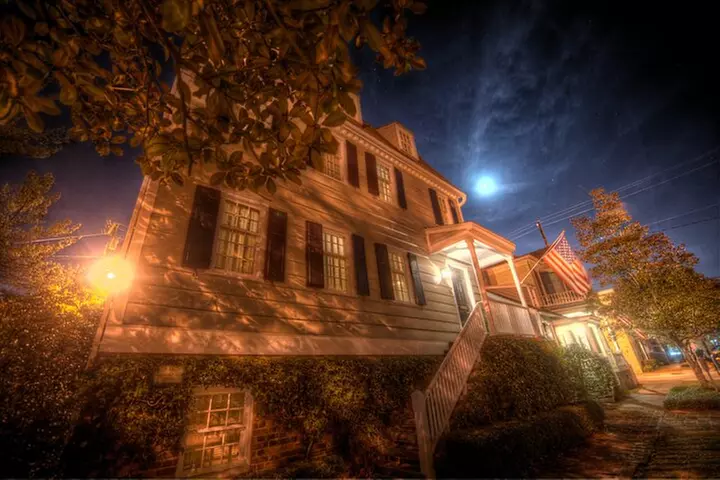 Savannah Midnight in the Garden Pub Crawl
