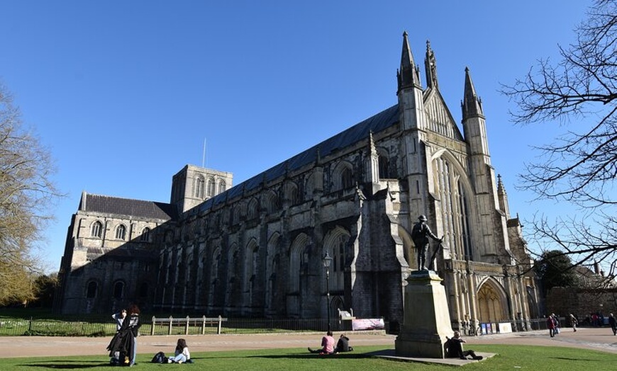 Image 9: Private Taxi Tour to Stonehenge and Winchester Cathedral