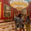 Image 9: Visita guiada al Palacio Real de Madrid para grupos pequeños con ca...