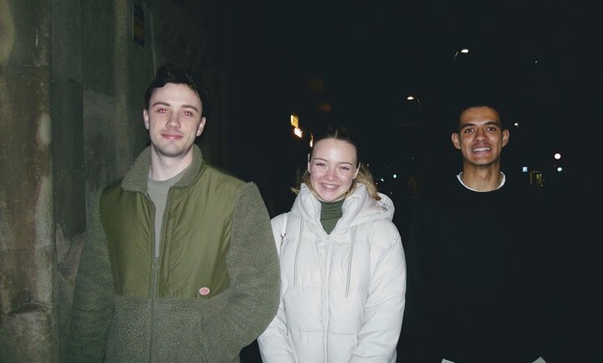 Image 4: OG Barcelona Night Adventure — 3 bares, 3 chupitos y entrada VIP al...