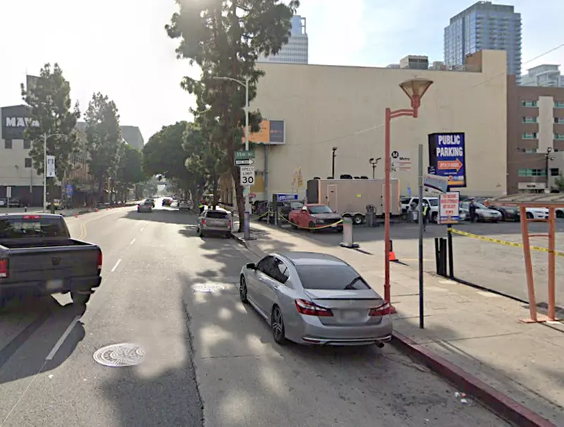 Parking at 1017 S. Hill St. Lot