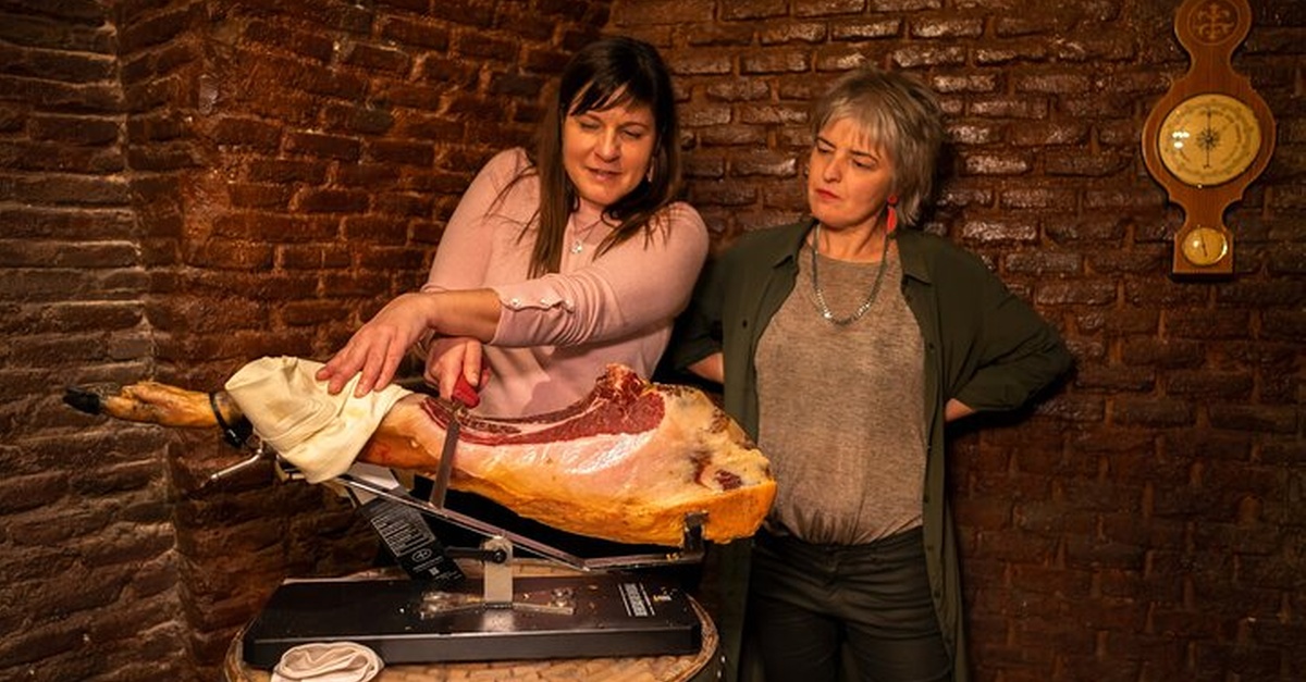 Tour gastronómico a pie con tapas y vino en Madrid