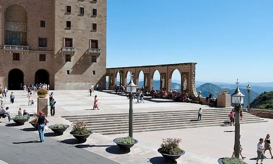 Image 4: Visita guiada todo incluido para grupos pequeños desde Barcelona