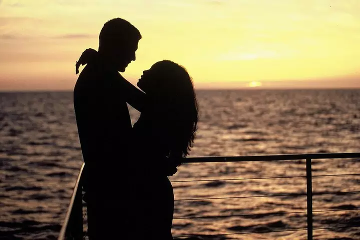 Oahu: Private Sunset Cruise and Dolphin Watch with Hot Buffett