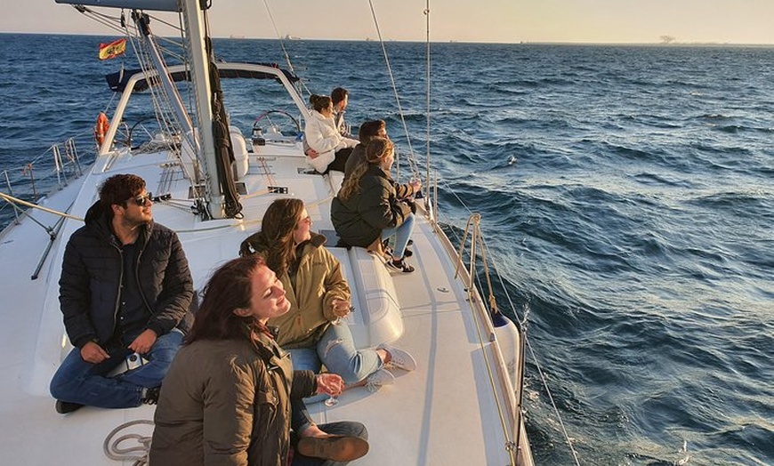 Image 5: Experiencia compartida de navegación en barco a vela desde Port Oli...