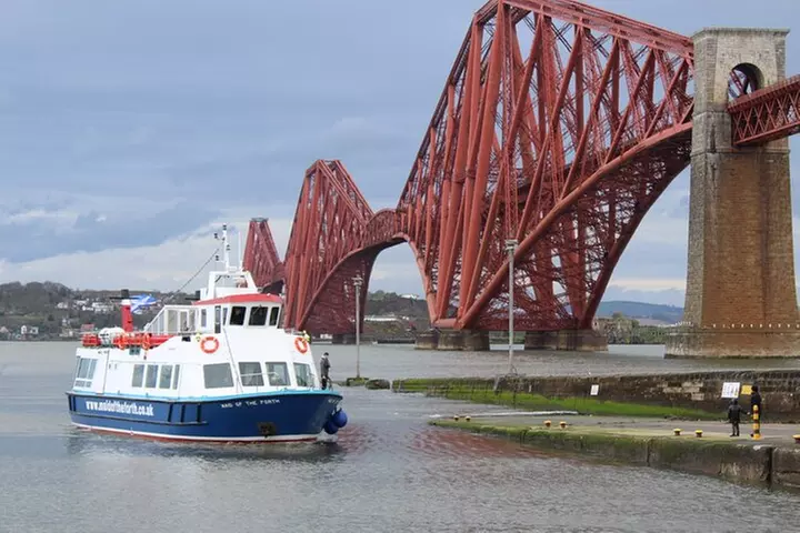 Stunning 90-Minute Firth of Forth Sightseeing Cruise Adventure