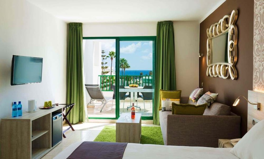 Image 11: ✈ LANZAROTE | Costa Teguise - Galeón Playa 3*, 4 nachten - Stadscen...