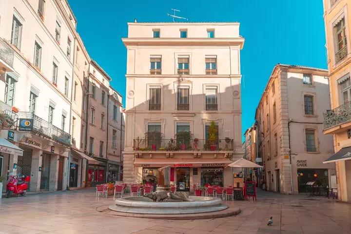 Visite privée inoubliable de Nîmes et de la Maison Carrée en espagnol - Second Medium